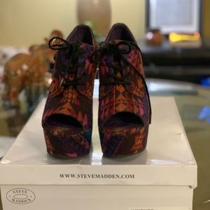 Steve Madden ‘Windupp’ Peep toe wedge